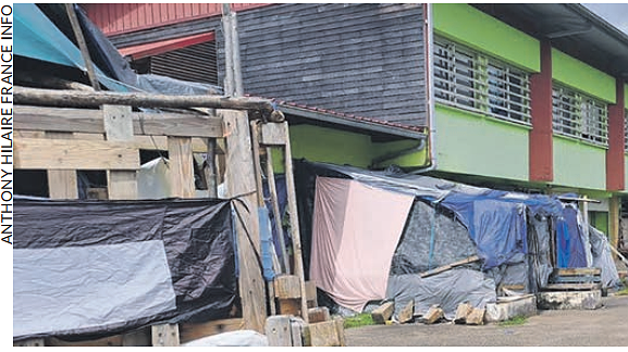 Illustration - les réfugiés jetés dehors