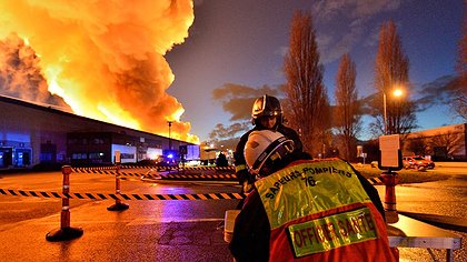 Illustration Incendie de Bolloré Logistique : patrons irresponsables !