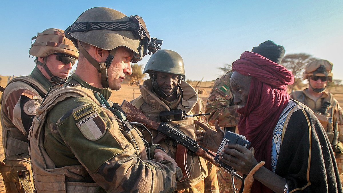 Illustration - Sénégal, Tchad : troupes françaises hors d’Afrique !