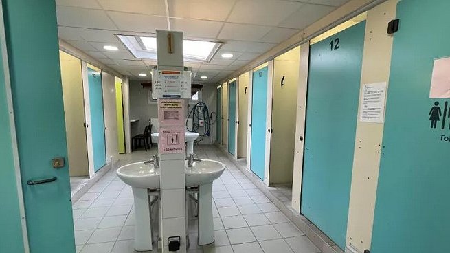 Illustration - Bains douches : retour en arrière