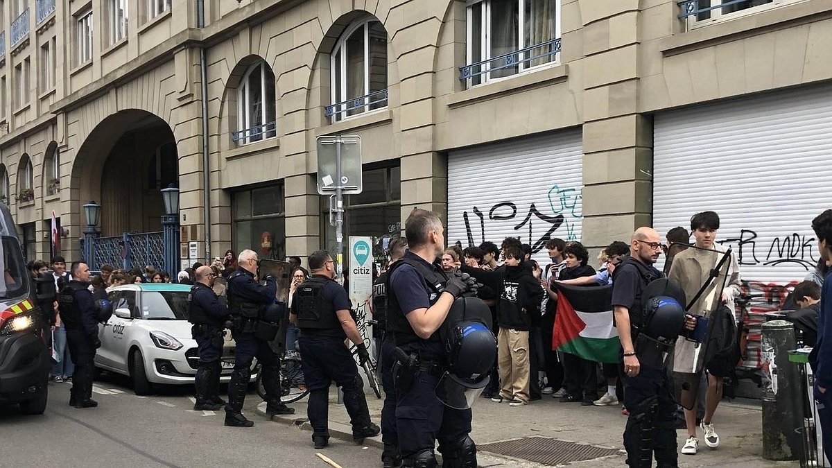 Illustration - Des lycéens contre le massacre des Palestiniens, la police cherche à les faire taire