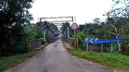 Illustration Une cascade de problèmes pour les habitants