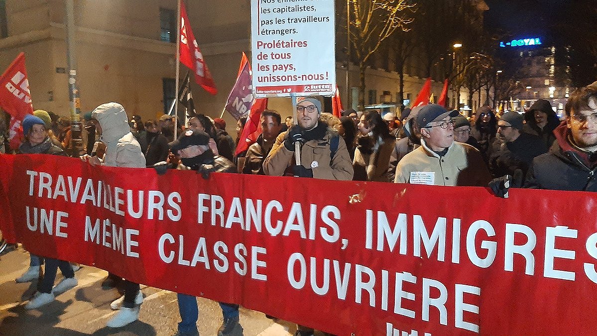 Illustration dans la rue le 18 décembre pour la régularisation