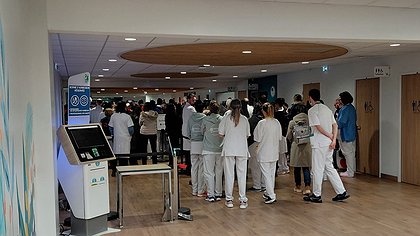 Illustration Le personnel du Centre Hospitalier Départemental voit rouge