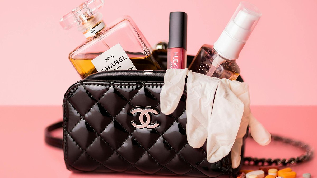 Illustration - Les petites mains du luxe réclament leur dû