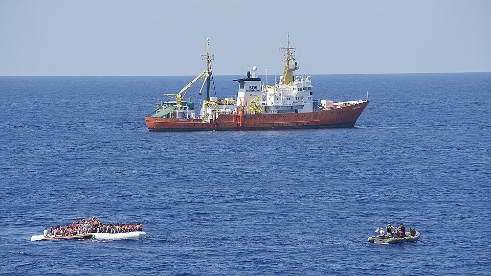 Illustration - une guerre ouverte contre les migrants