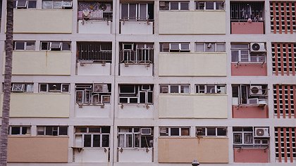 Illustration Pas logés à la même enseigne