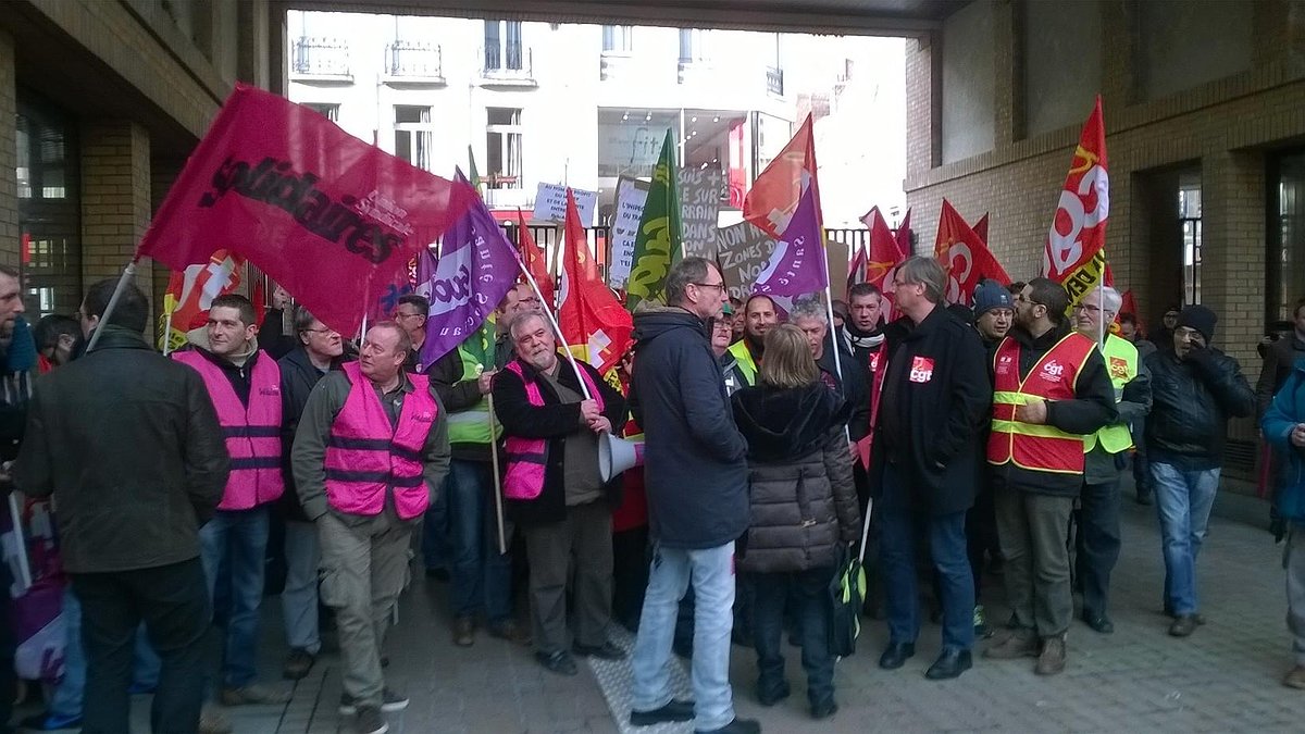 Illustration - rassemblement contre des menaces de sanction