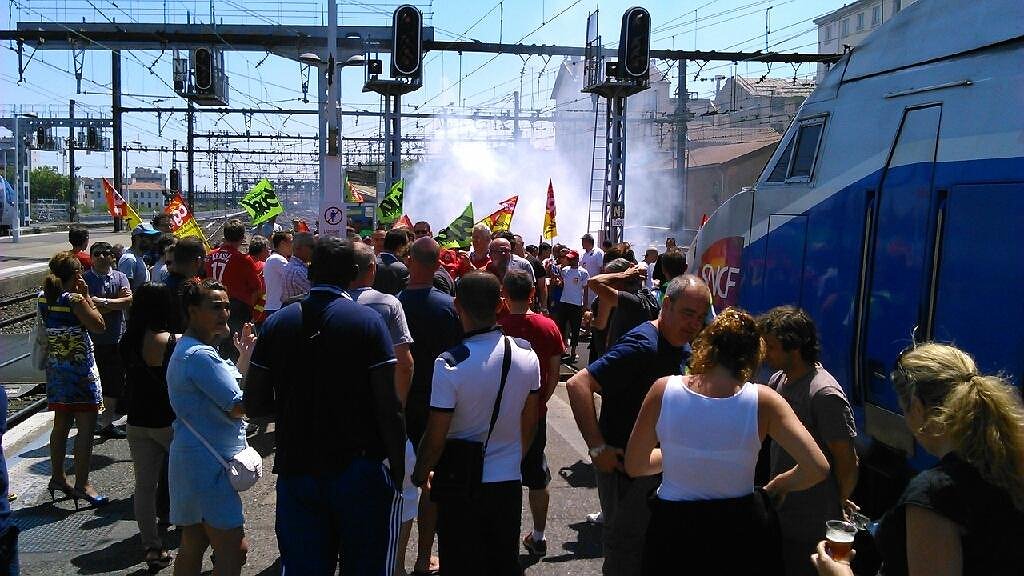 Illustration - les suppressions de postes ne passent pas