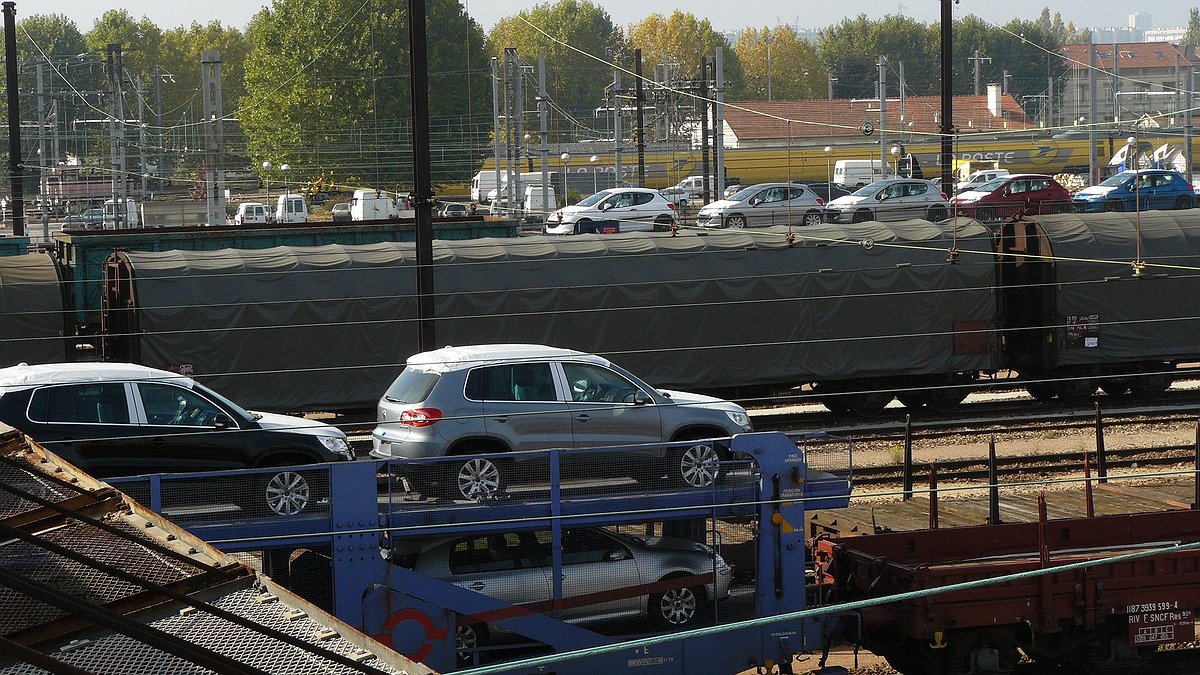 Illustration - La SNCF investit dans… la voiture