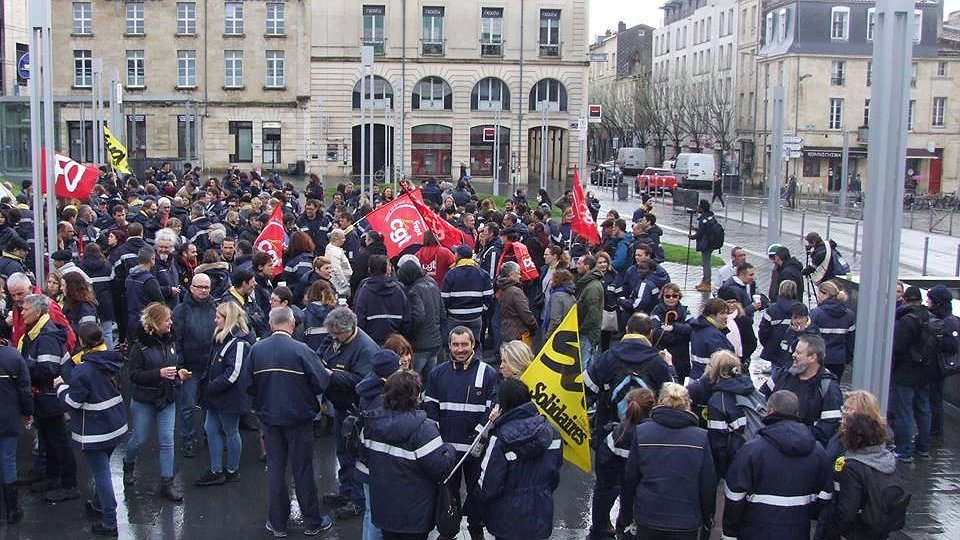 Illustration - grève active et combative des facteurs