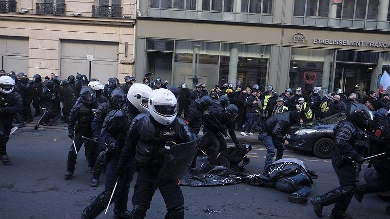 Illustration - le vrai visage de l’État