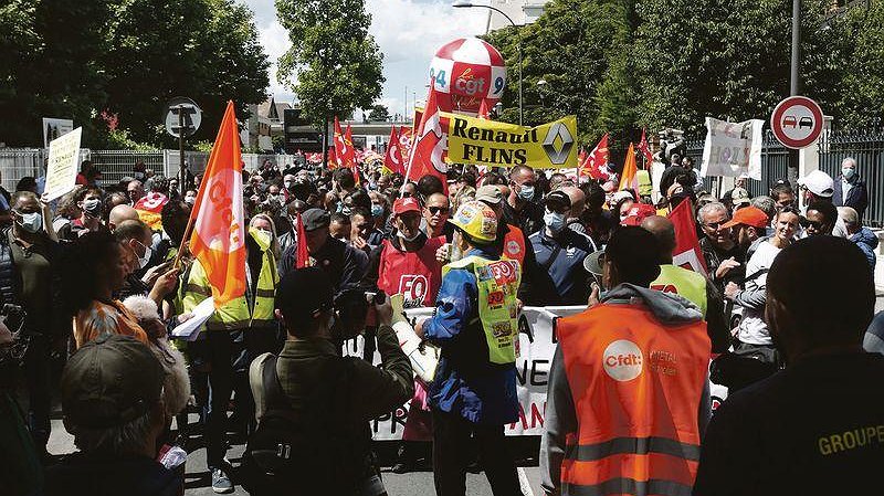 Illustration - une hydre à cinq têtes à laquelle les travailleurs ne doivent pas être soumis