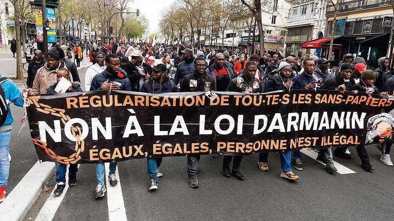 Illustration - une loi scélérate