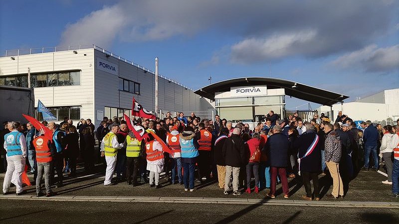 Illustration - premières réactions contre le plan de licenciements