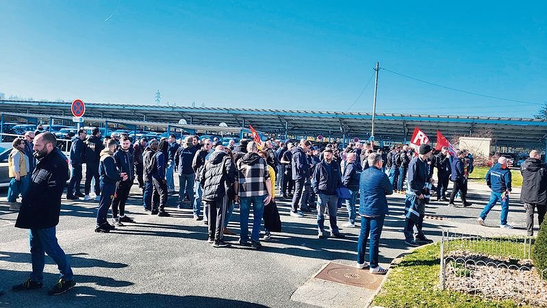 Illustration - à Villaroche, la lutte pour les 100 euros continue