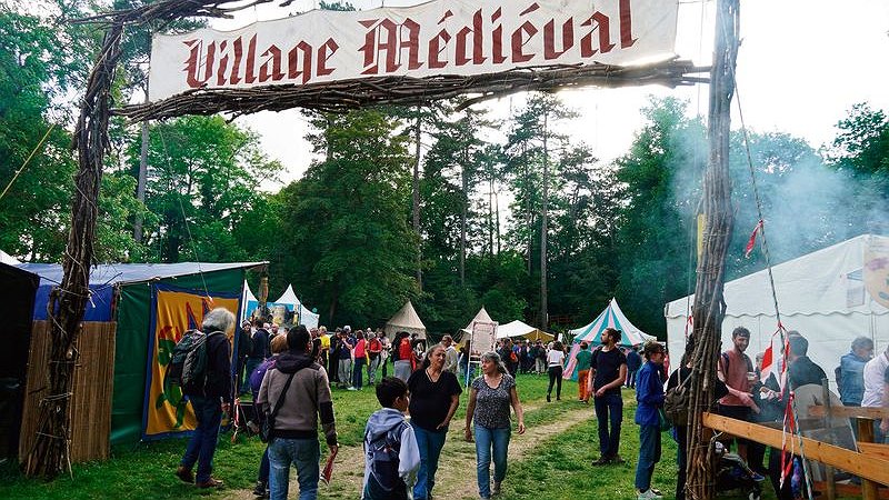 Illustration - Au village médiéval